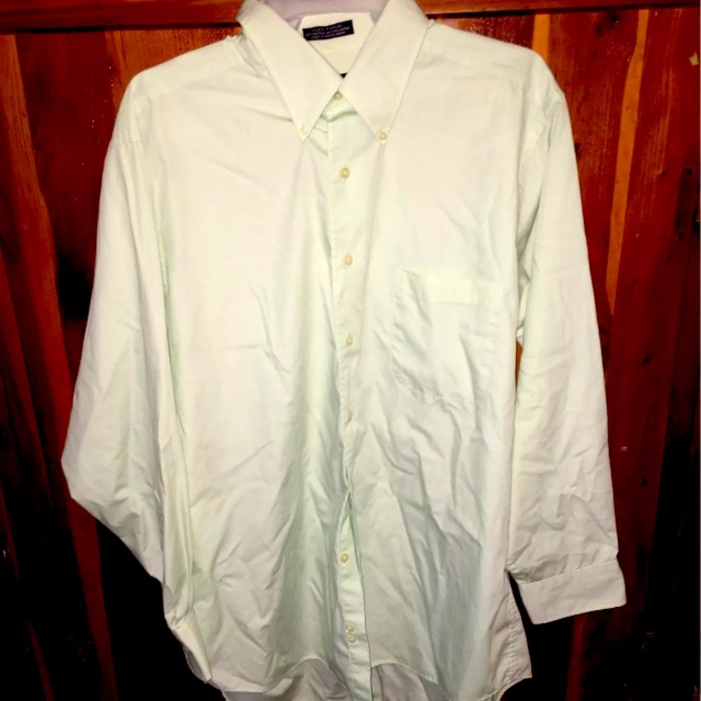 Men’s Izod Button down Shirt